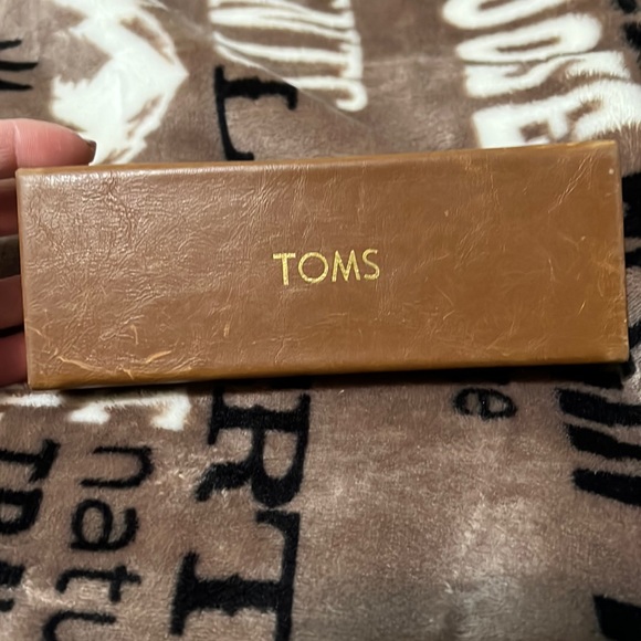 Toms Glasses Case - Picture 1 of 6